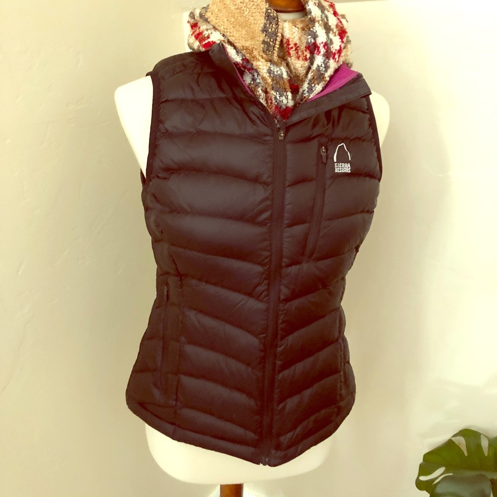 Sierra Design women’s puffed vest in small.